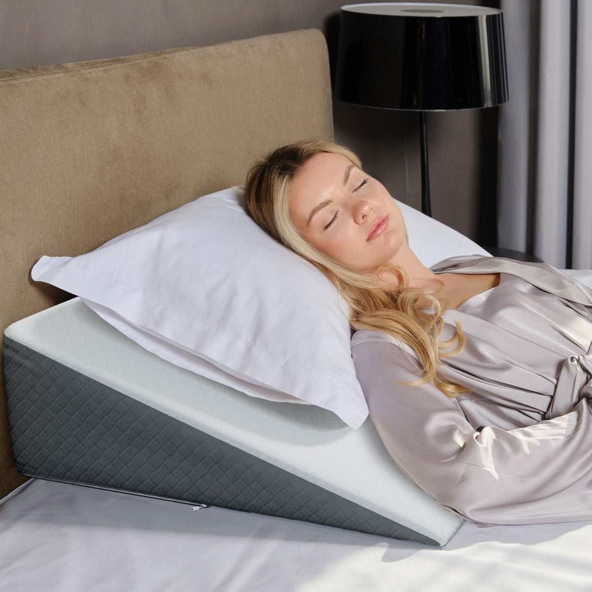 Memory foam bed wedge pillow