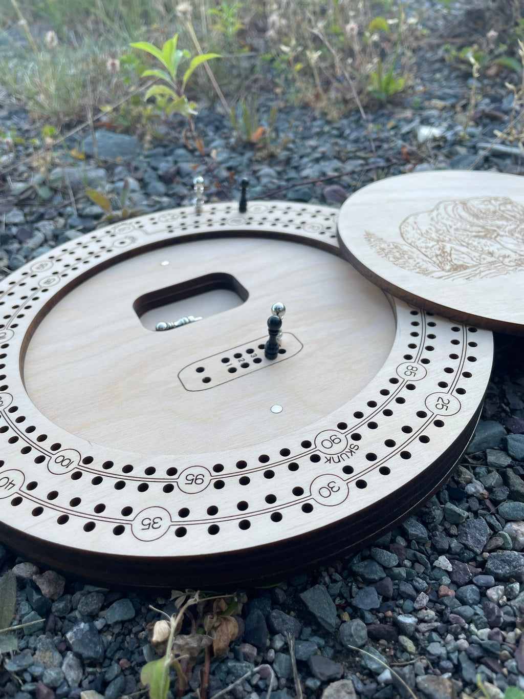 Round Cribbage Board with Peg Storage (2 Player)